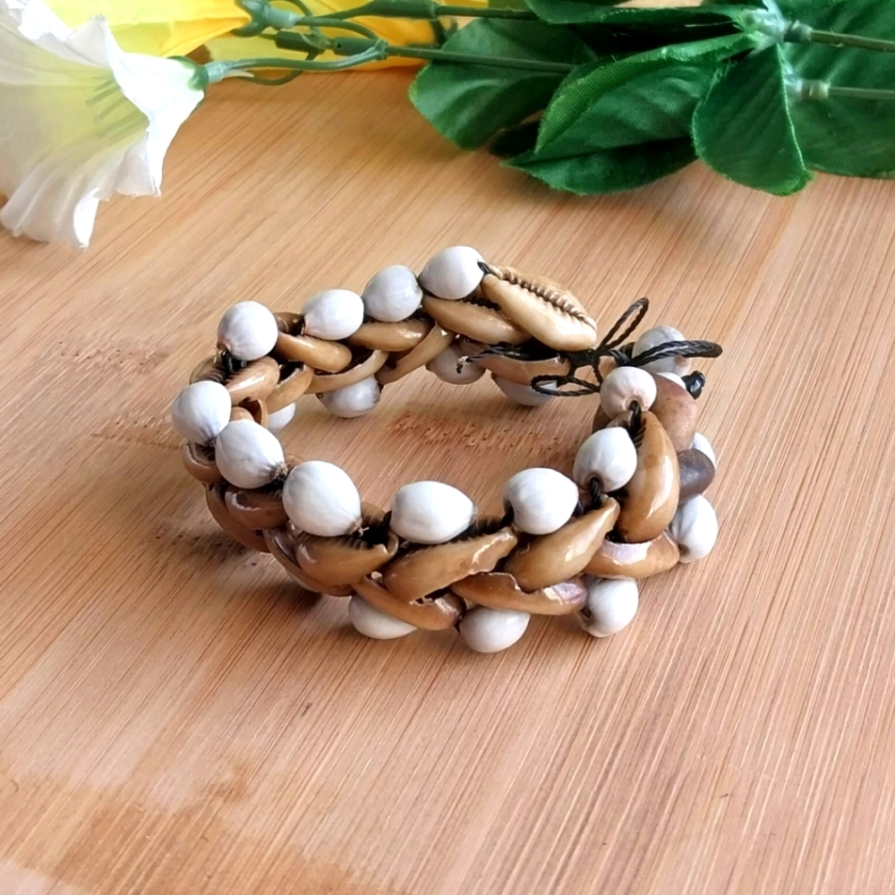 1PC Beautiful Woven Cowrie Shell Beaded Bracelet - Picture 1 of 11